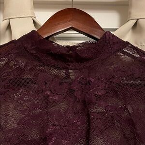 Sheer lace top 💋. SIZE 18